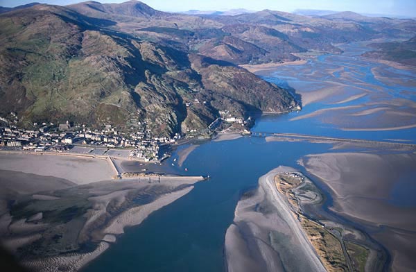 Aerial photograph of Barmouth and the Mawddach Estuary