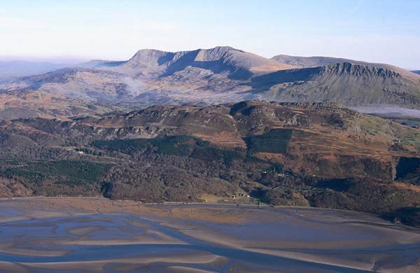 Aerial photograph of Cadair Idris and the river Mawddach, 1999